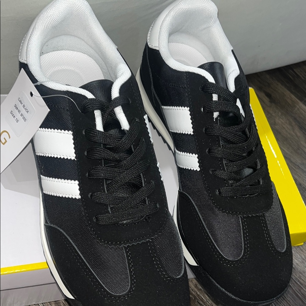 & Other Stories Black and White Sneakers